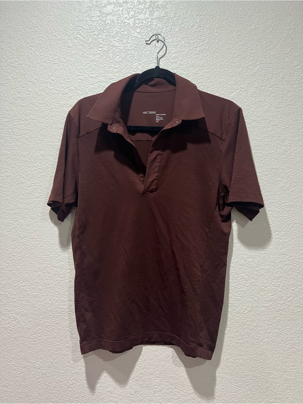 Arc'teryx Men's Deep Brown Short-Sleeve Polo